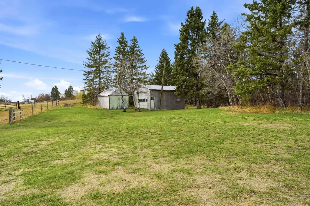 2-431014 Range Road 250 Rural Ponoka County AB T4J 1R1
