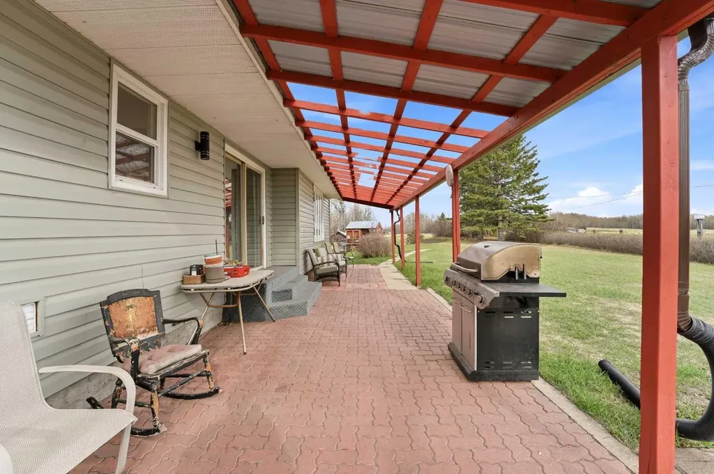 2-431014 Range Road 250 Rural Ponoka County AB T4J 1R1