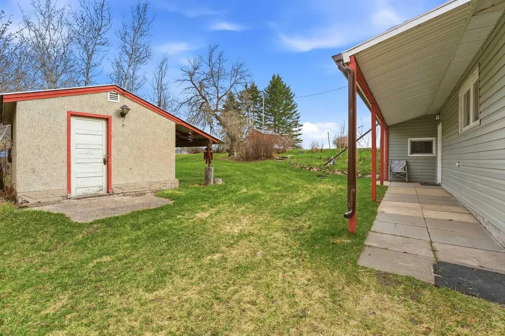 2-431014 Range Road 250 Rural Ponoka County AB T4J 1R1