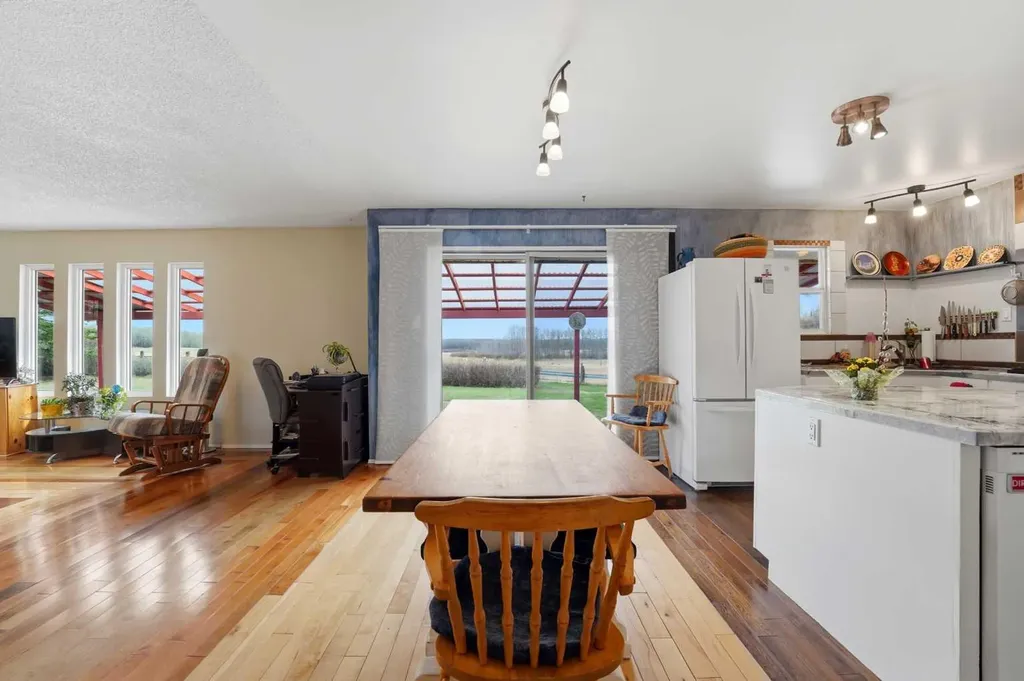 2-431014 Range Road 250 Rural Ponoka County AB T4J 1R1