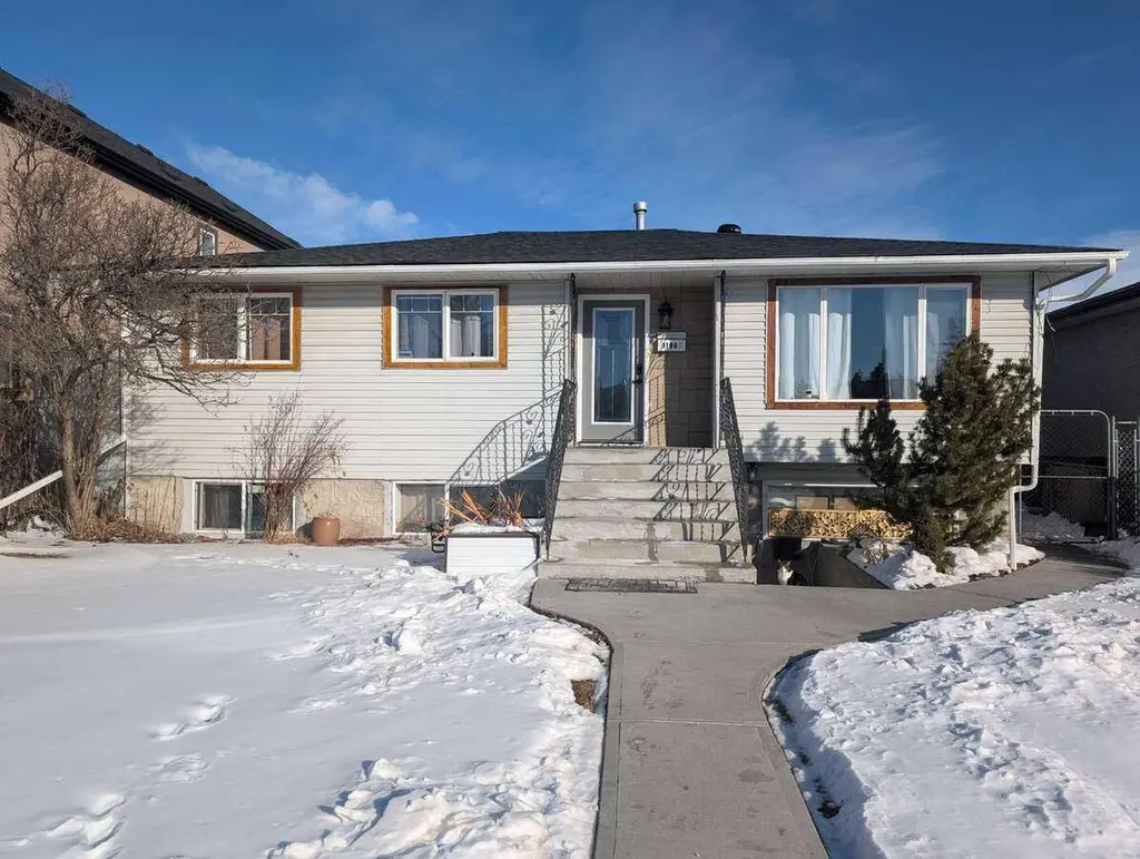1106 39 Street SE Calgary AB T2A 1E4