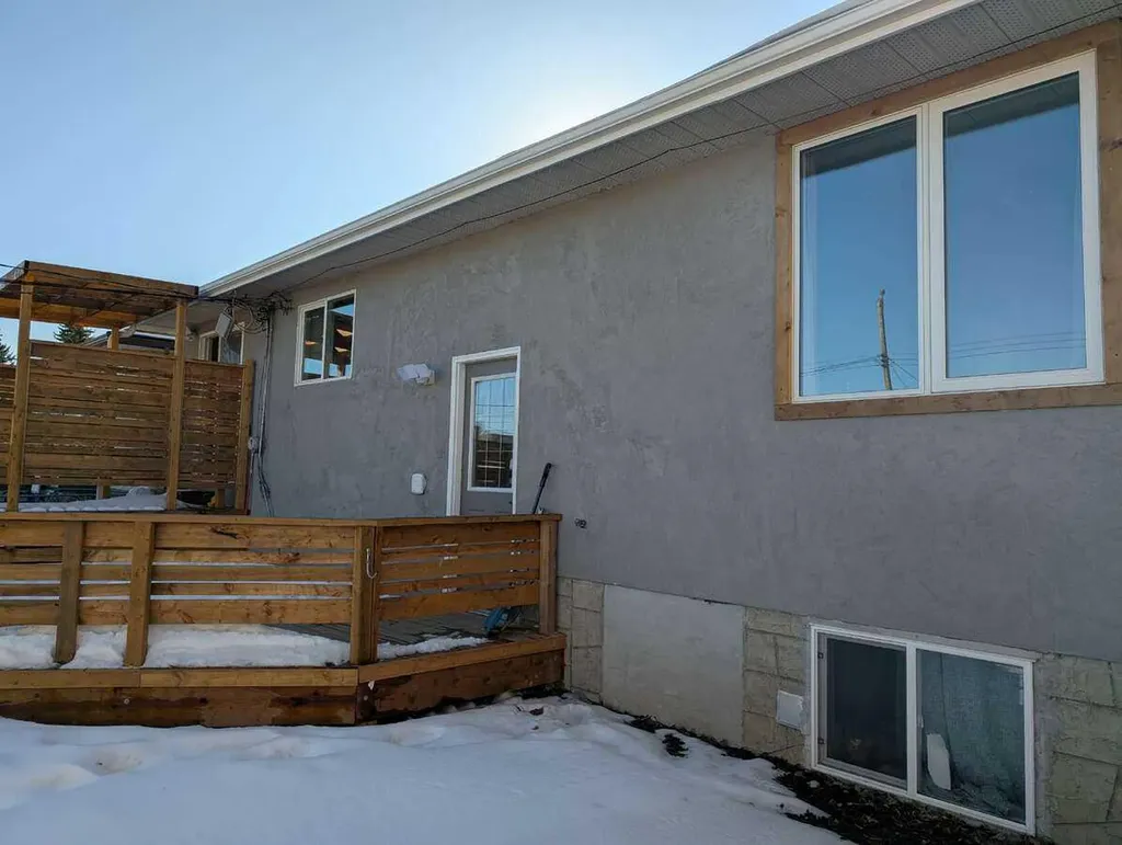 1106 39 Street SE Calgary AB T2A 1E4