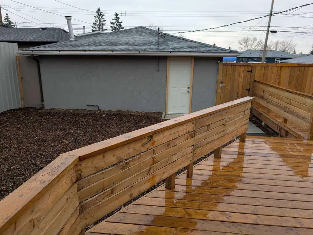 1106 39 Street SE Calgary AB T2A 1E4