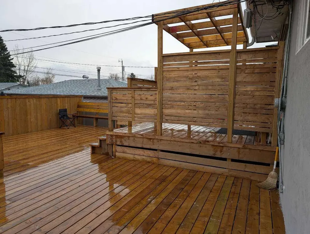 1106 39 Street SE Calgary AB T2A 1E4