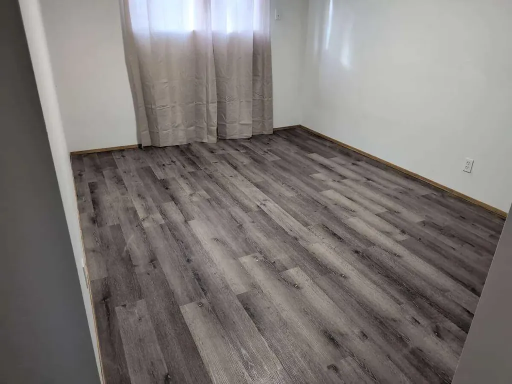 1106 39 Street SE Calgary AB T2A 1E4