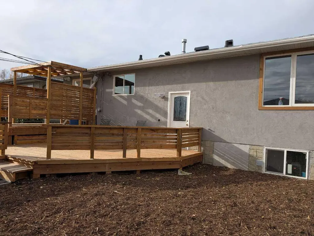1106 39 Street SE Calgary AB T2A 1E4