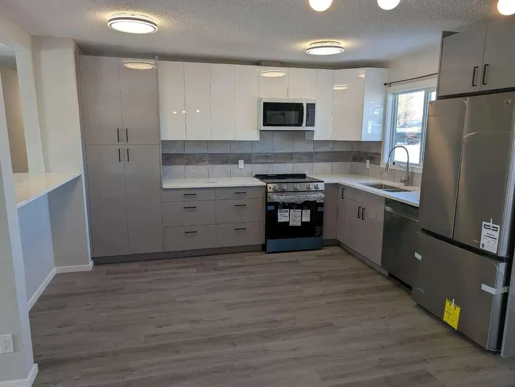 1106 39 Street SE Calgary AB T2A 1E4