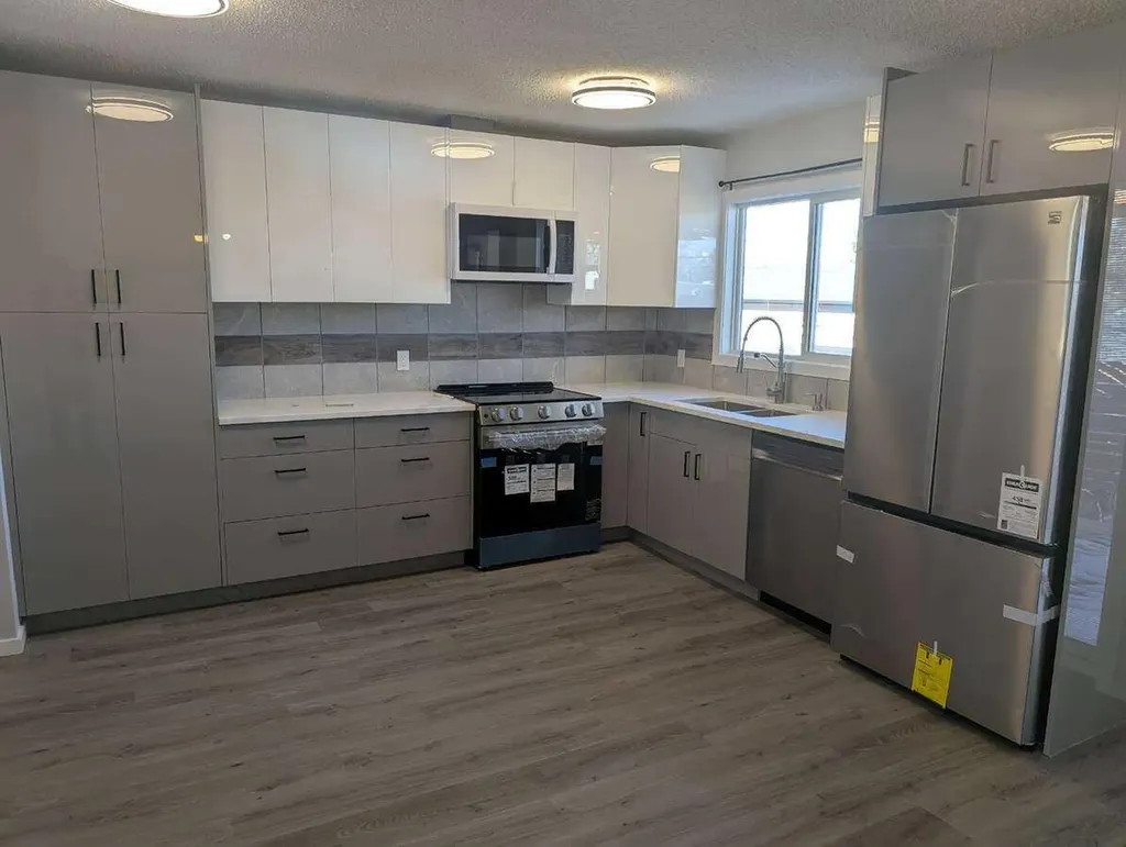 1106 39 Street SE Calgary AB T2A 1E4