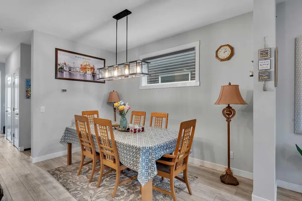 521 Chinook Winds Gardens SW Airdrie AB T4B 5J6