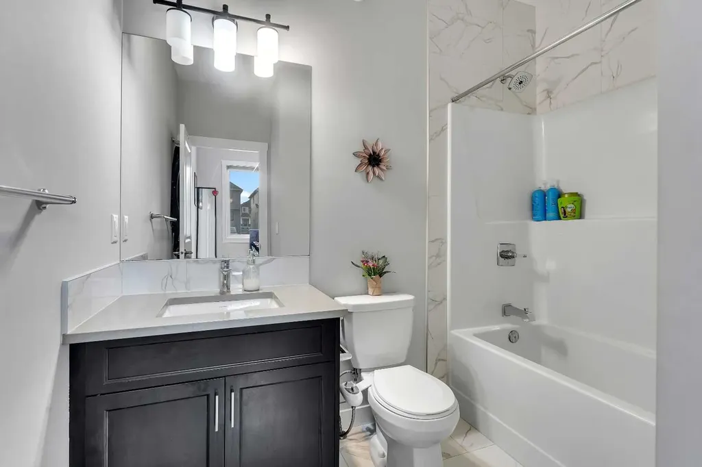 521 Chinook Winds Gardens SW Airdrie AB T4B 5J6