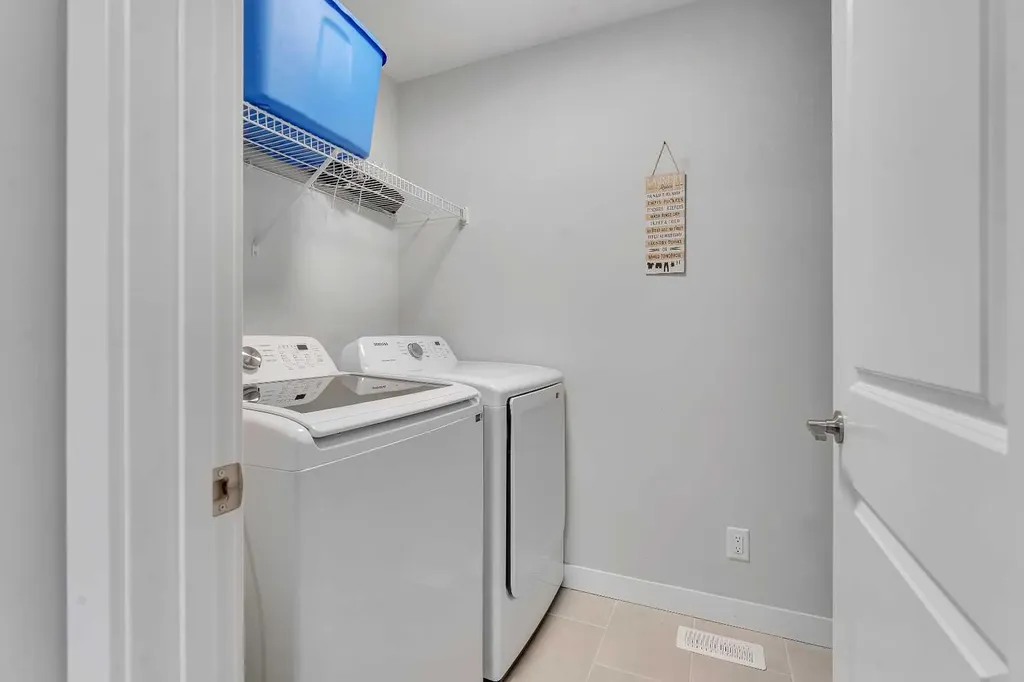 521 Chinook Winds Gardens SW Airdrie AB T4B 5J6
