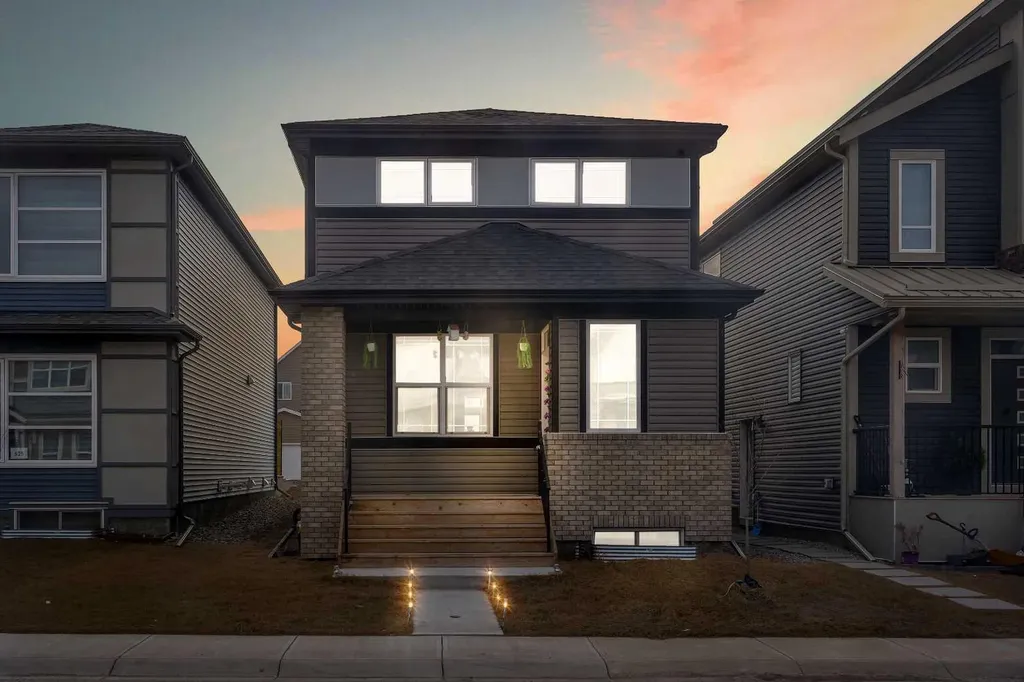 521 Chinook Winds Gardens SW Airdrie AB T4B 5J6