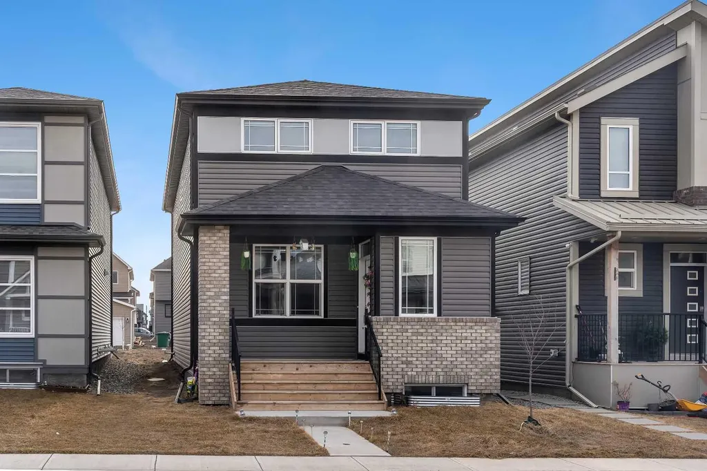 521 Chinook Winds Gardens SW Airdrie AB T4B 5J6