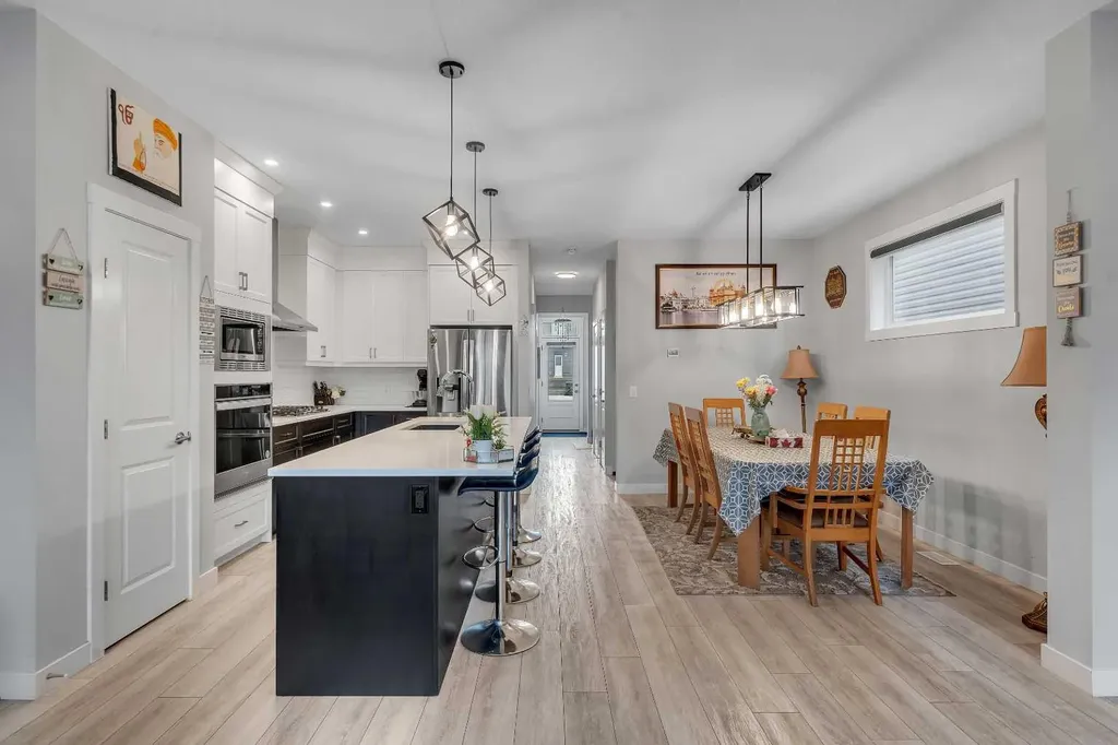521 Chinook Winds Gardens SW Airdrie AB T4B 5J6