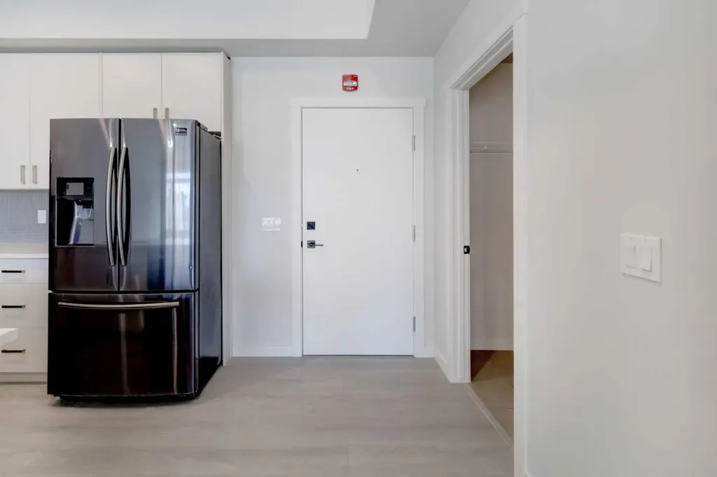 214 Sherwood Square NW Calgary AB T3R 1T6