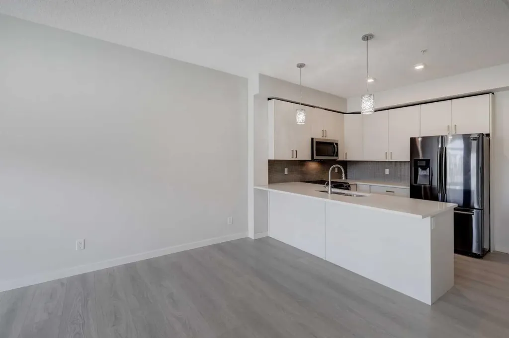 214 Sherwood Square NW Calgary AB T3R 1T6