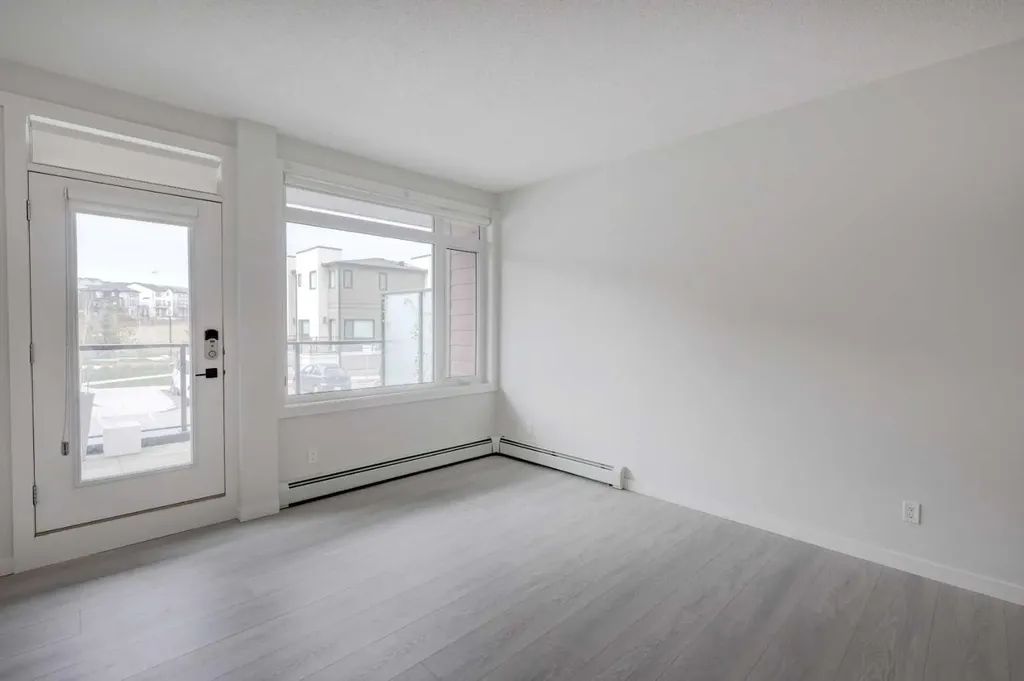 214 Sherwood Square NW Calgary AB T3R 1T6