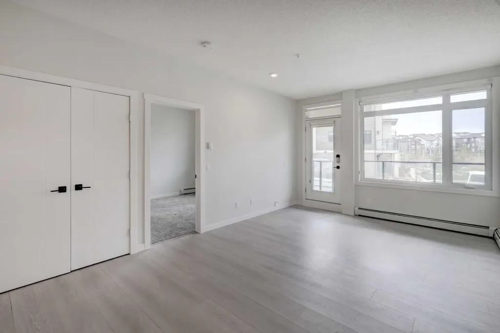 214 Sherwood Square NW Calgary AB T3R 1T6