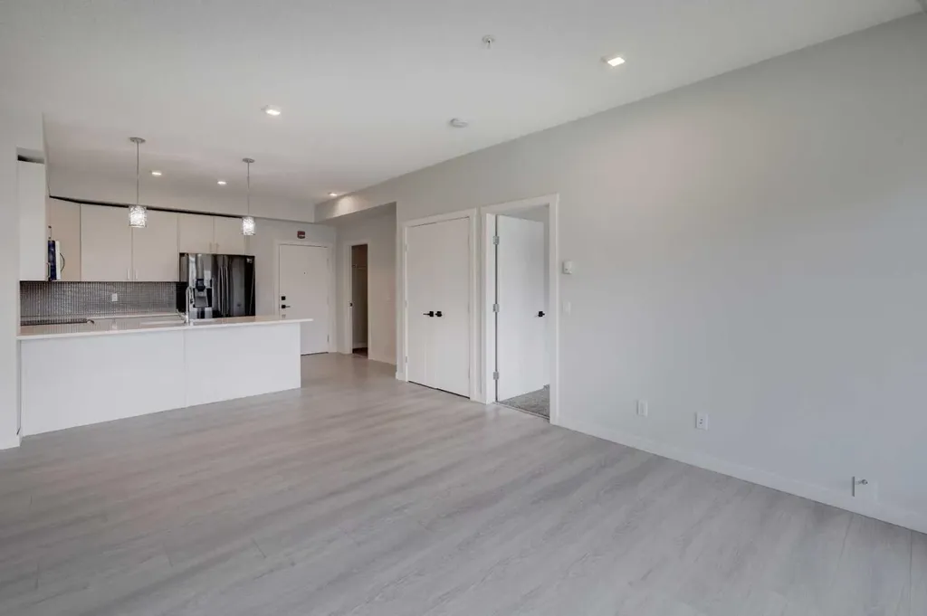 214 Sherwood Square NW Calgary AB T3R 1T6