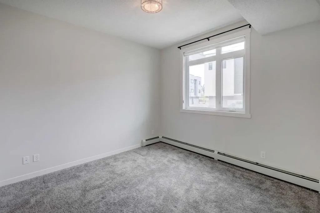 214 Sherwood Square NW Calgary AB T3R 1T6