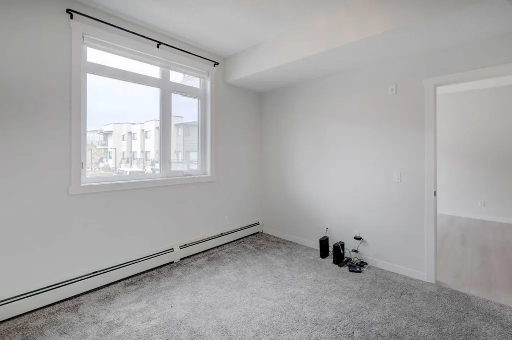 214 Sherwood Square NW Calgary AB T3R 1T6