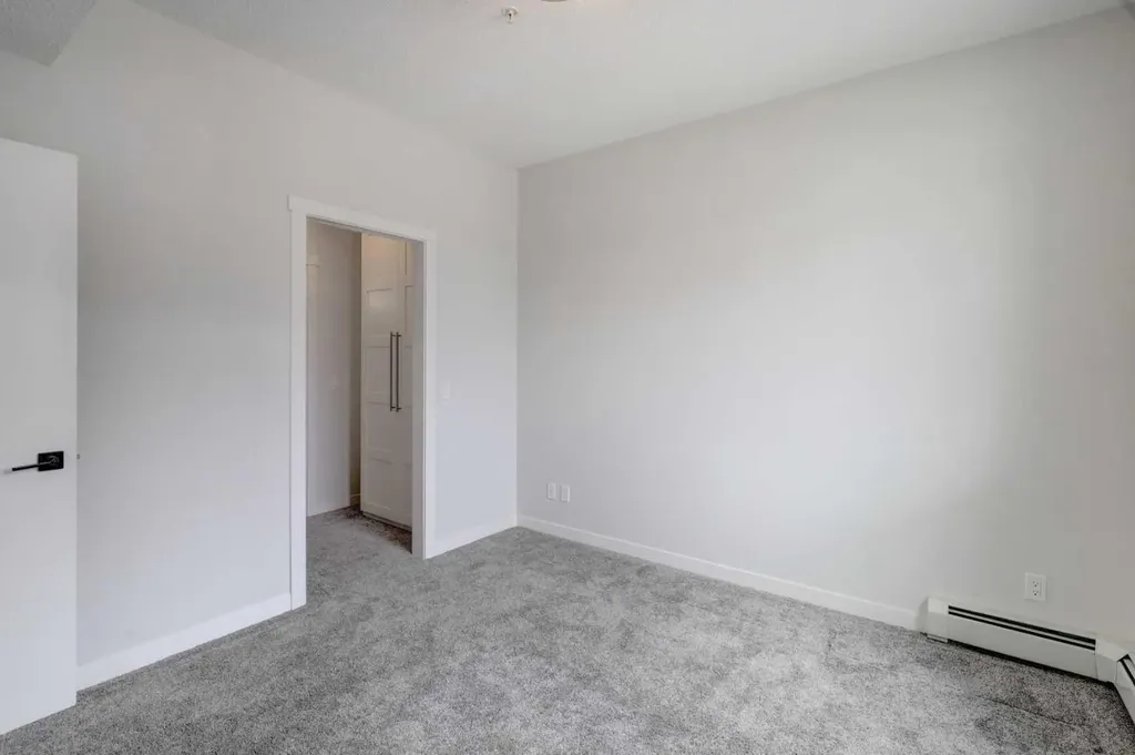214 Sherwood Square NW Calgary AB T3R 1T6