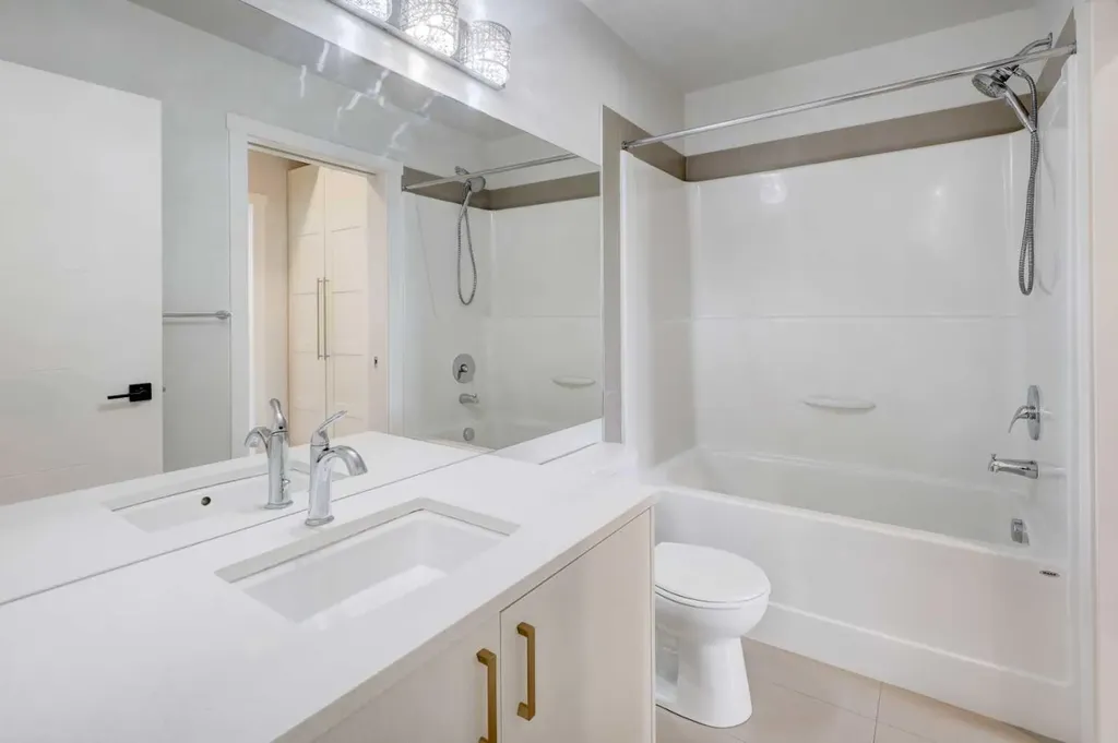 214 Sherwood Square NW Calgary AB T3R 1T6