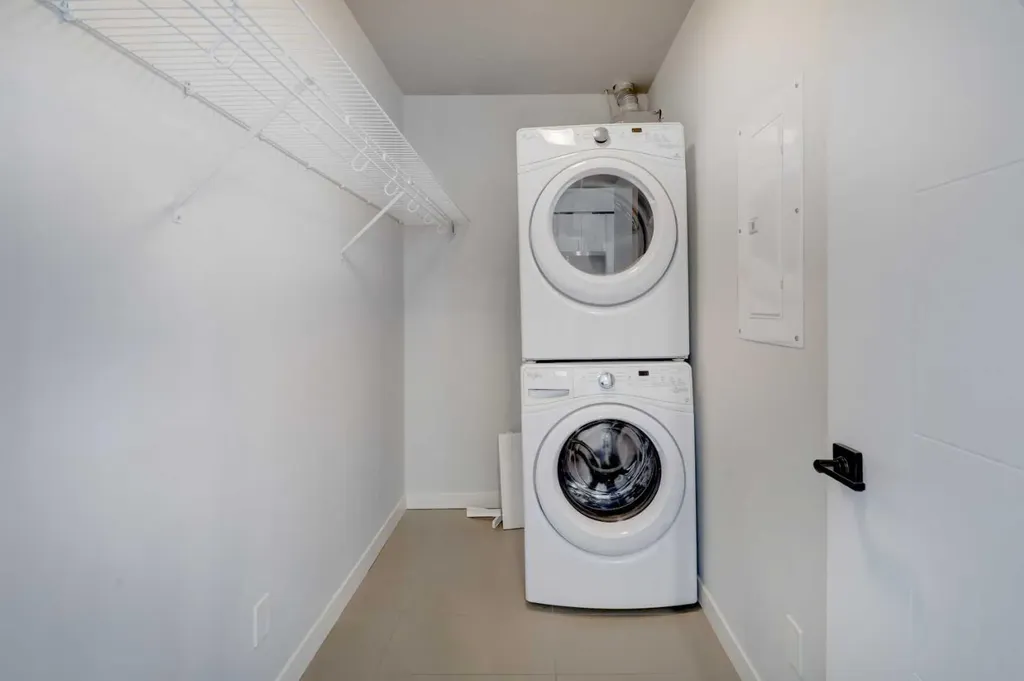 214 Sherwood Square NW Calgary AB T3R 1T6