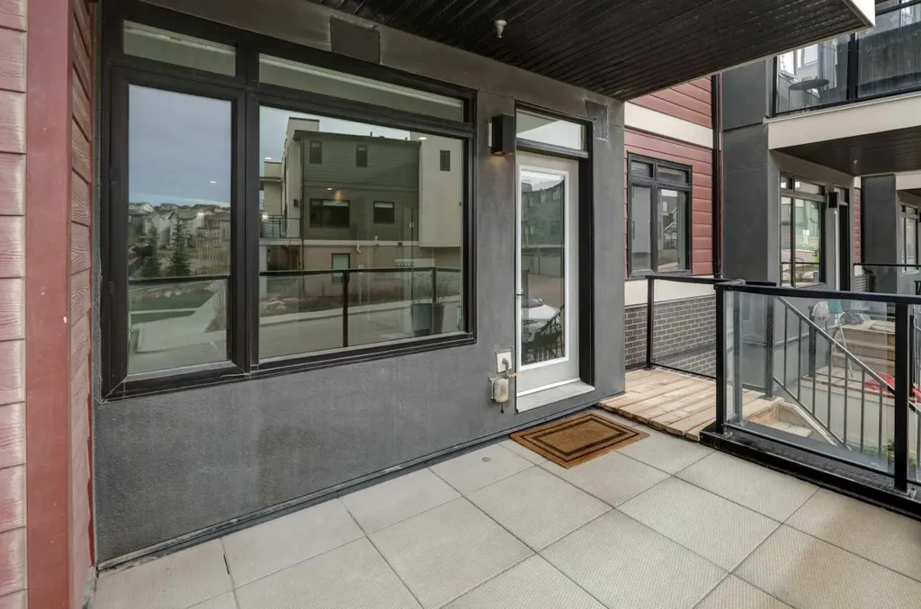 214 Sherwood Square NW Calgary AB T3R 1T6