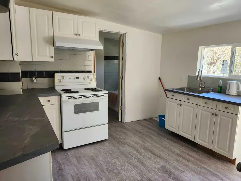 148 3 Street W Drumheller AB T0J0Y3