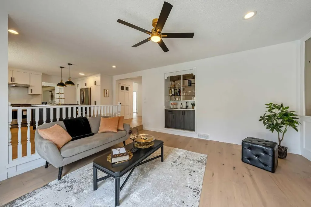 40 Edforth Road NW Calgary AB T3A 3V7