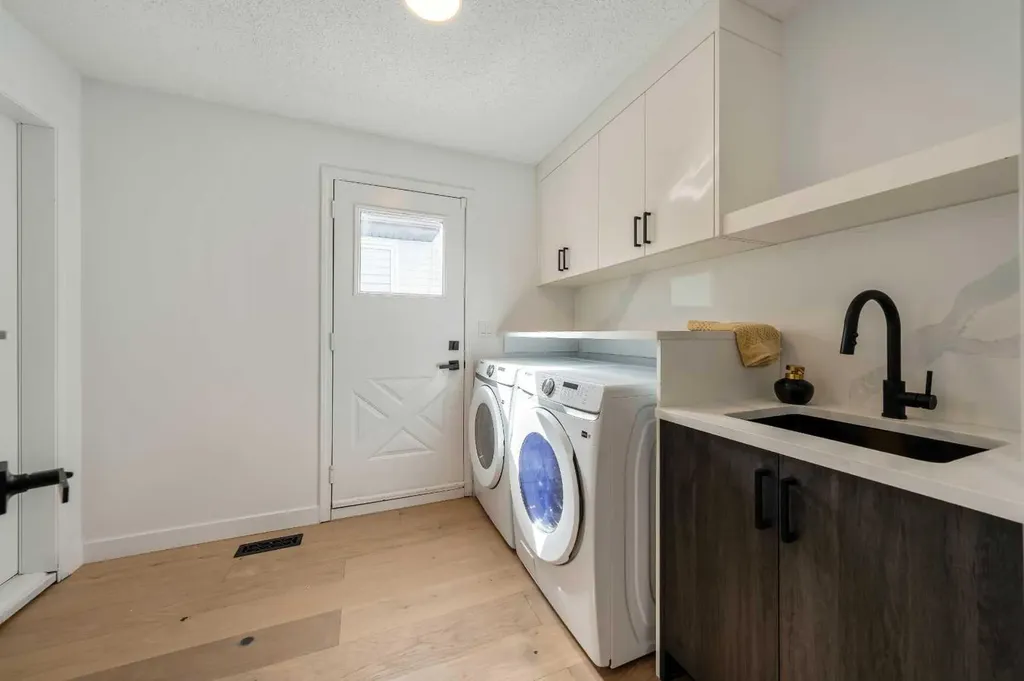 40 Edforth Road NW Calgary AB T3A 3V7