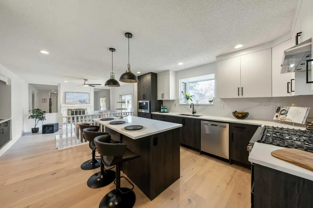 40 Edforth Road NW Calgary AB T3A 3V7