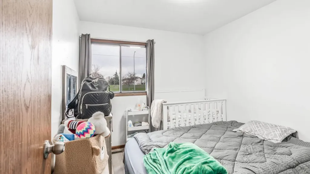 379 Maitland Crescent NE Calgary AB T2A5T6