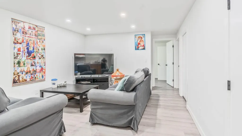 379 Maitland Crescent NE Calgary AB T2A5T6