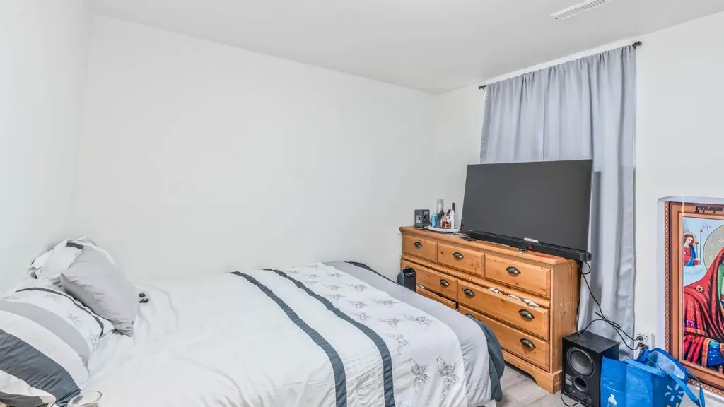 379 Maitland Crescent NE Calgary AB T2A5T6