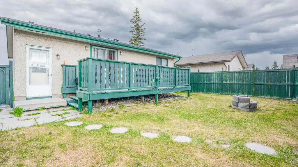 379 Maitland Crescent NE Calgary AB T2A5T6