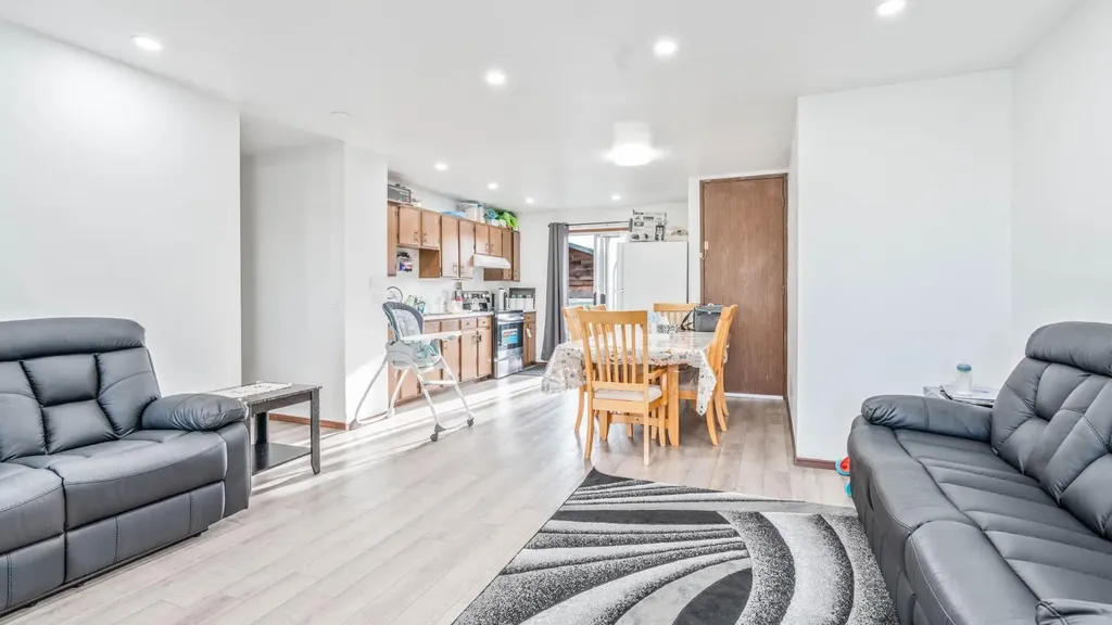 379 Maitland Crescent NE Calgary AB T2A5T6