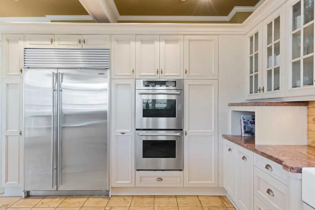 342 Superior Avenue SW Calgary AB T3C 2J2