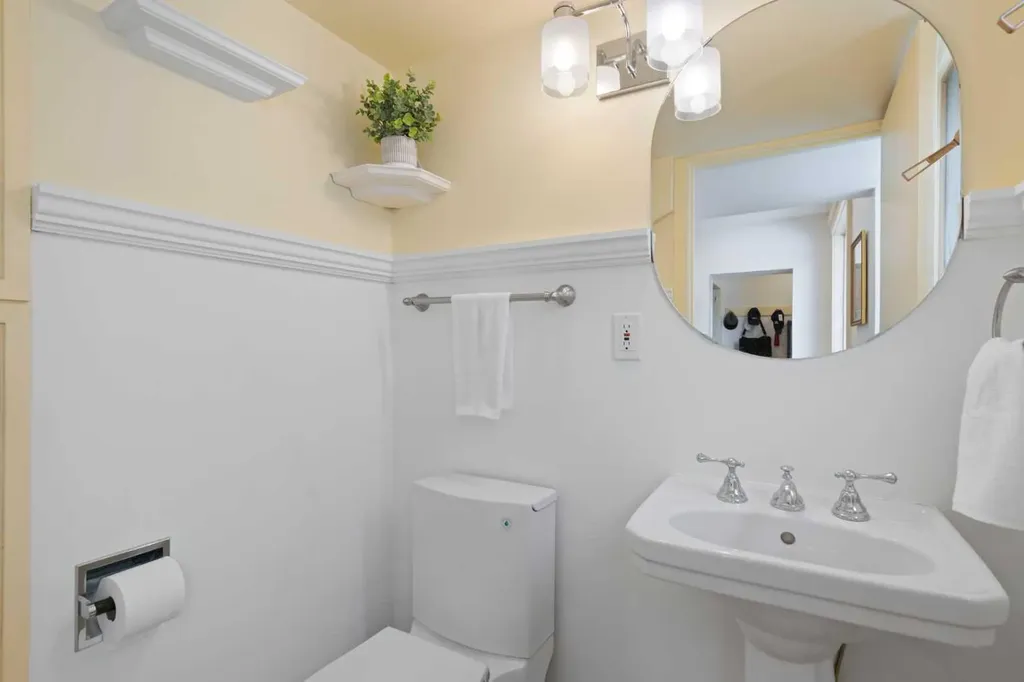 342 Superior Avenue SW Calgary AB T3C 2J2