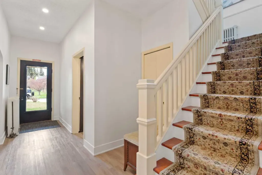 342 Superior Avenue SW Calgary AB T3C 2J2