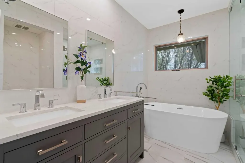 342 Superior Avenue SW Calgary AB T3C 2J2