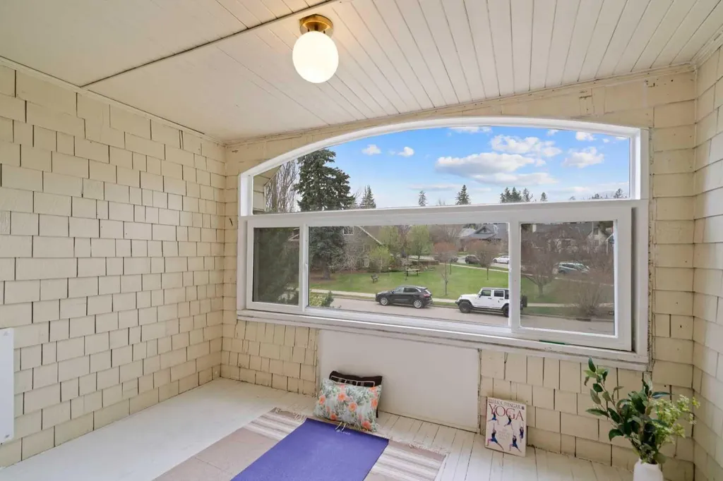 342 Superior Avenue SW Calgary AB T3C 2J2