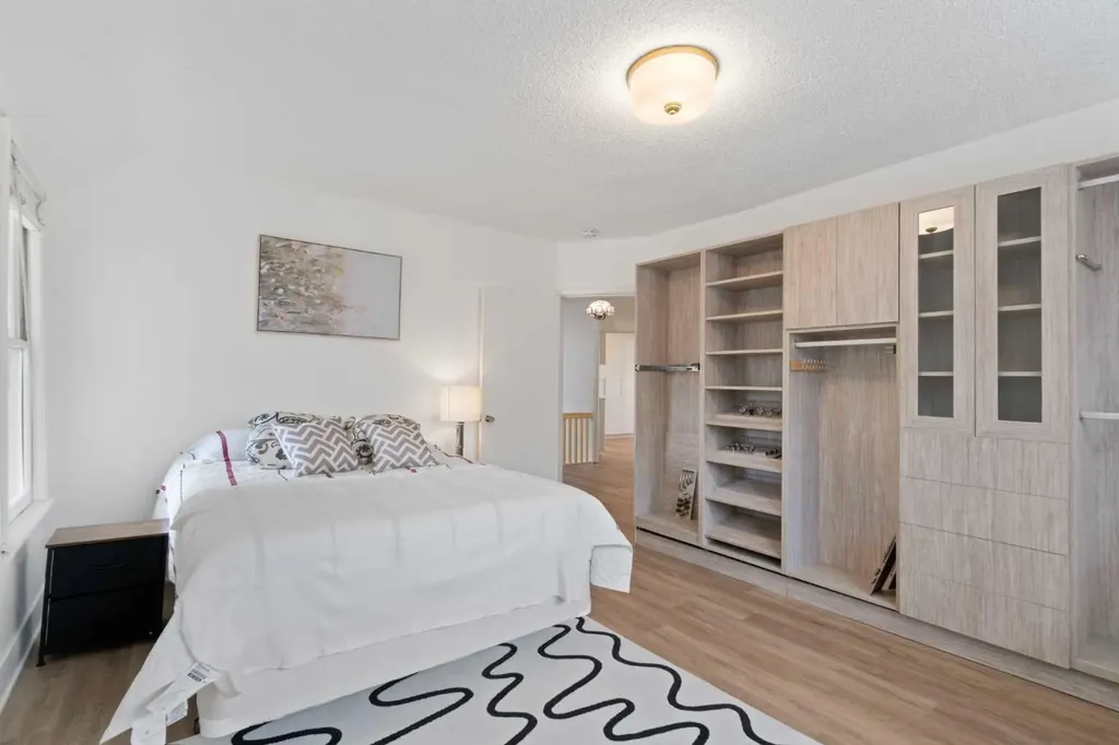 342 Superior Avenue SW Calgary AB T3C 2J2