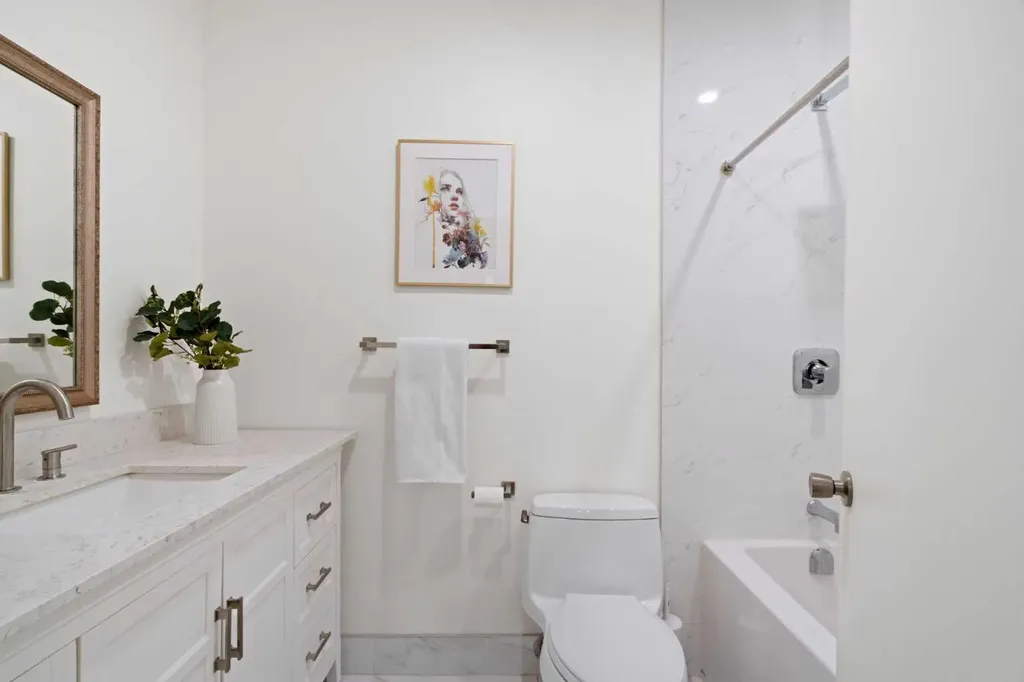 342 Superior Avenue SW Calgary AB T3C 2J2