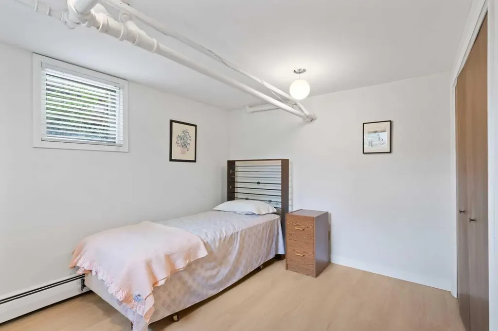 342 Superior Avenue SW Calgary AB T3C 2J2