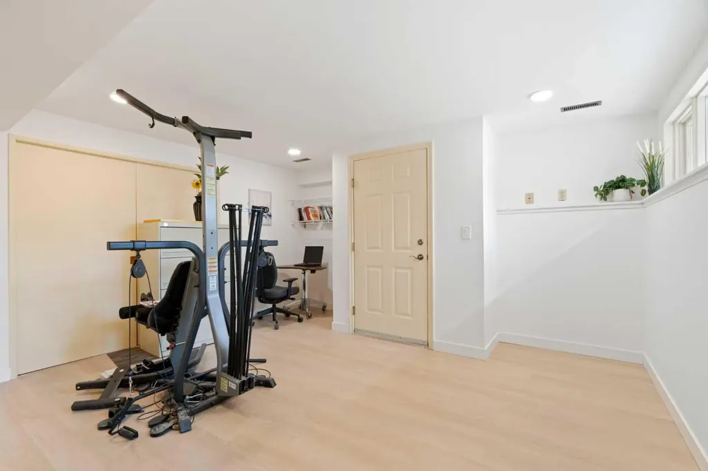 342 Superior Avenue SW Calgary AB T3C 2J2
