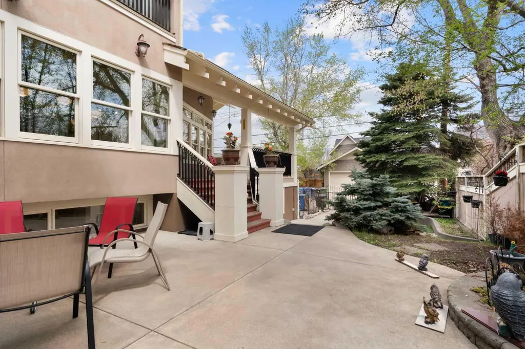 342 Superior Avenue SW Calgary AB T3C 2J2