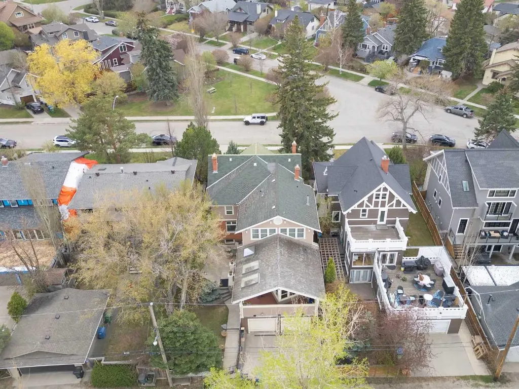 342 Superior Avenue SW Calgary AB T3C 2J2
