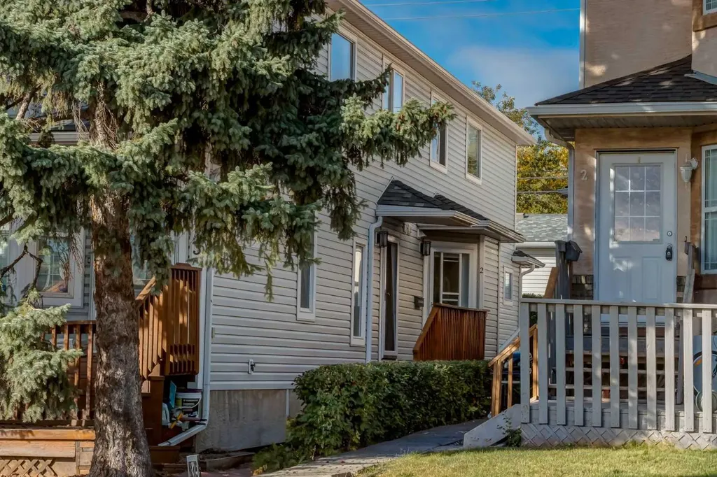 2013 24 Street SW Calgary AB T3E 1T1